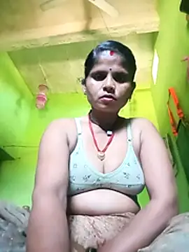 Snapshot of Pari_rathore chatting on February 16, 7:15 am Pari rathore online show from February 16, 7:15 am