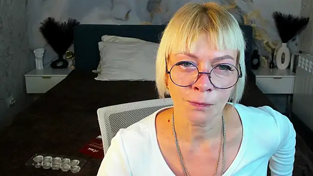 Ann Annise online show from July 3, 12:39 am
