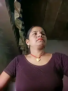 Snapshot of Pooja_sahu chatting on May 21, 6:04 pm Pooja sahu online show from May 21, 6:04 pm