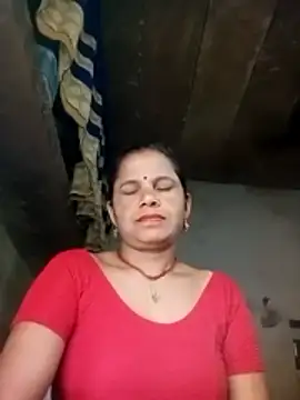 Snapshot of Pooja_sahu chatting on June 6, 10:03 pm Pooja sahu online show from June 6, 10:03 pm