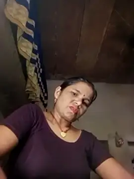 Snapshot of Pooja_sahu chatting on June 15, 8:38 am Pooja sahu online show from June 15, 8:38 am