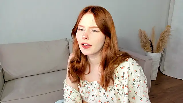 Julia Anis online show from March 9, 1:09 am