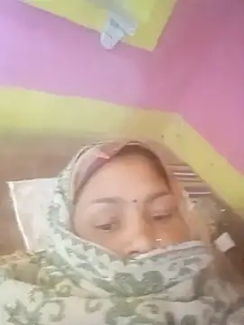 Julilodhi8695 online show from February 12, 6:08 am