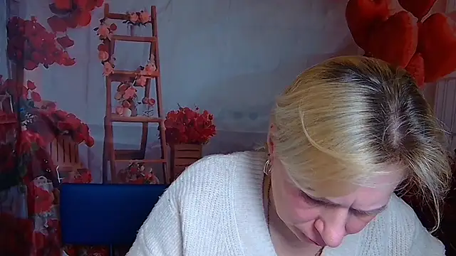 Snapshot of MarynaSpotif chatting on February 1, 6:01 am MarynaSpotif online show from February 1, 6:01 am