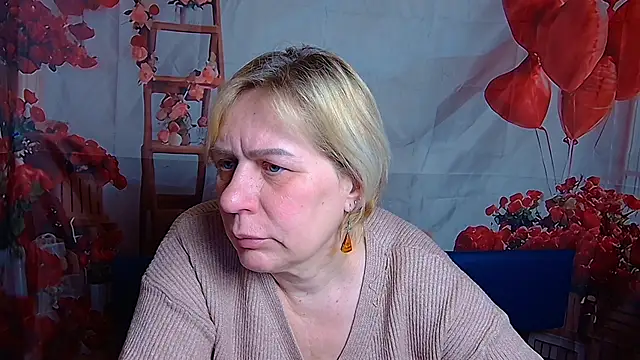 Snapshot of MarynaSpotif chatting on February 12, 12:00 pm MarynaSpotif online show from February 12, 12:00 pm