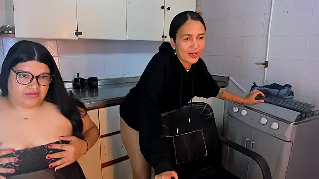 DannaAndSofi1 online show from February 4, 11:05 am