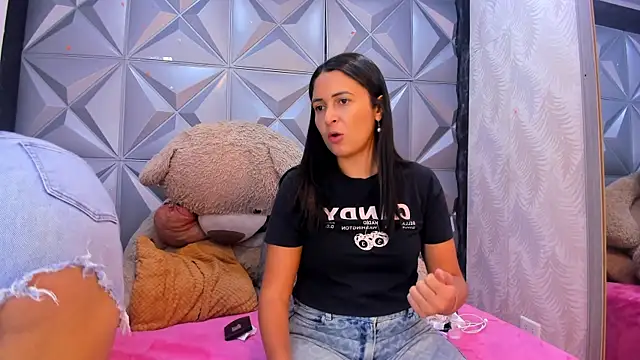 DannaAndSofi1 online show from February 7, 10:52 am