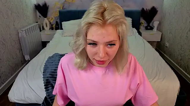 Kate Krose online show from May 9, 1:00 am