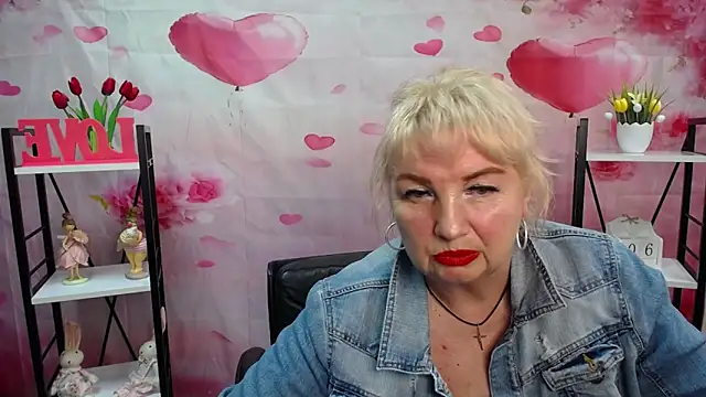 RenataDaster online show from May 6, 4:56 pm
