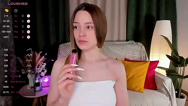 Snapshot of cherrykississ chatting on May 18, 2:18 am cherrykississ online show from May 18, 2:18 am