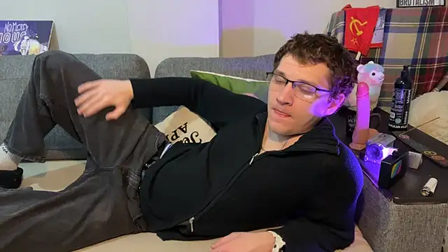 Snapshot of Bob_bucks chatting on March 23, 10:14 pm Bob bucks online show from March 23, 10:14 pm