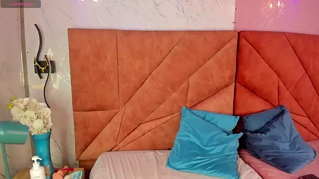 Alanna Lima online show from May 15, 1:45 am