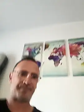 Snapshot of bobo672 chatting on March 10, 7:02 am bobo672 online show from March 10, 7:02 am