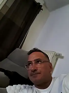 Snapshot of bobo672 chatting on March 26, 7:41 pm bobo672 online show from March 26, 7:41 pm