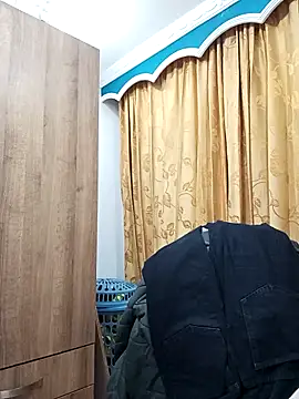 Snapshot of Apolo_Men chatting on February 13, 4:19 am Apolo Men online show from February 13, 4:19 am