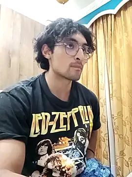 Snapshot of Apolo_Men chatting on March 5, 5:36 am Apolo Men online show from March 5, 5:36 am