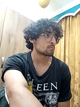 Snapshot of Apolo_Men chatting on March 11, 4:18 am Apolo Men online show from March 11, 4:18 am