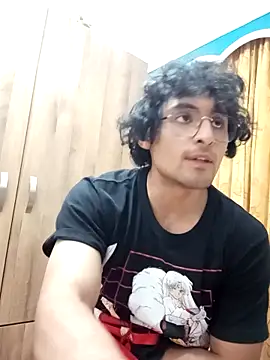 Snapshot of Apolo_Men chatting on April 8, 5:18 am Apolo Men online show from April 8, 5:18 am