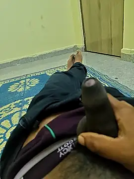 Romantic boy143 online show from July 18, 8:23 pm
