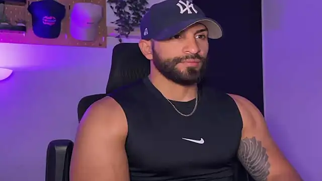 SamDornan51 online show from March 20, 2:27 am