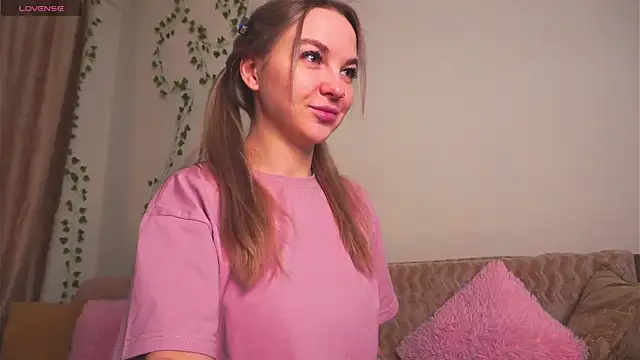 AricaPetties online show from February 6, 6:55 pm