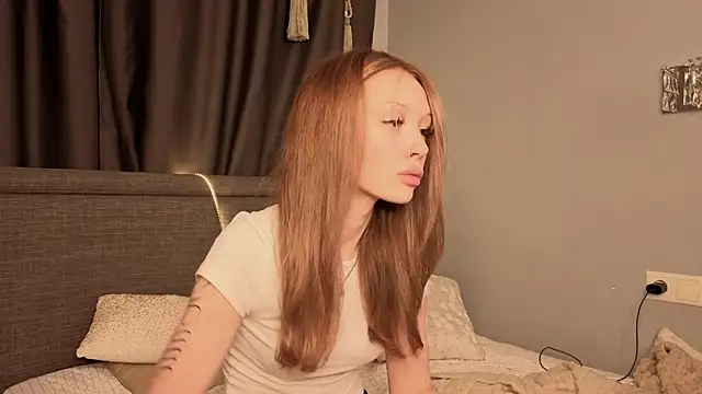 CarmenScott online show from February 8, 8:01 pm