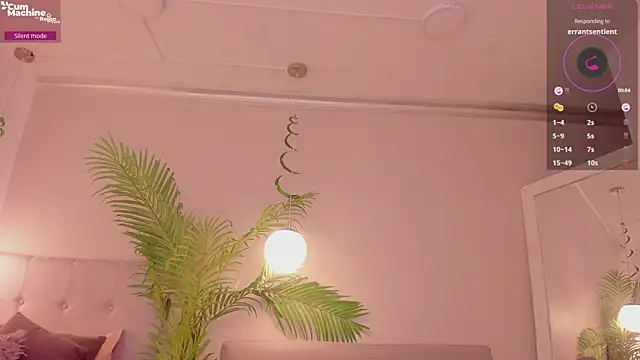 Snapshot of Bonnie_andclyde chatting on March 25, 9:10 pm Bonnie andclyde online show from March 25, 9:10 pm