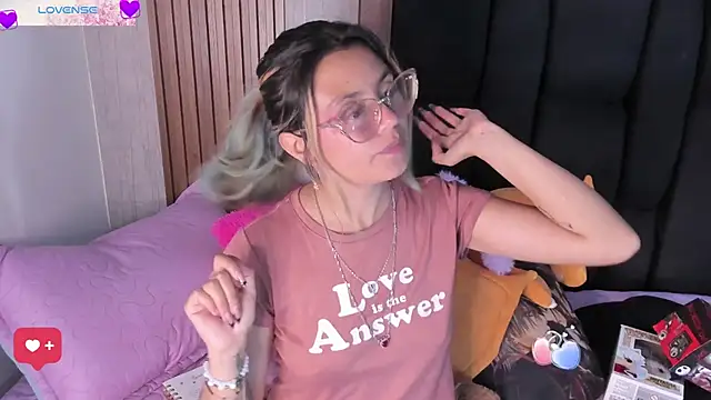 YukkyKuran  online show from February 3, 7:35 am