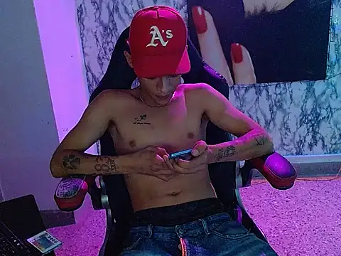 Piter Strauss online show from February 10, 1:21 am