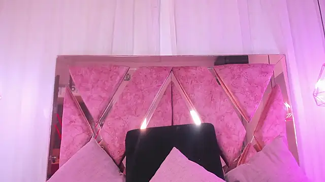 shantal cooper  online show from March 21, 7:06 pm