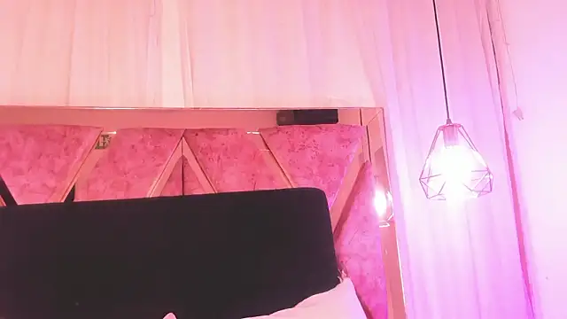 shantal cooper  online show from March 24, 7:08 pm