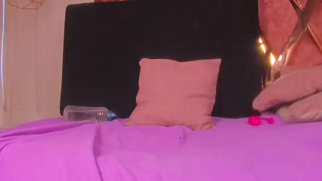 shantal cooper  online show from March 31, 11:54 am