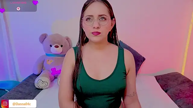 DannaCouper  online show from May 9, 11:15 am