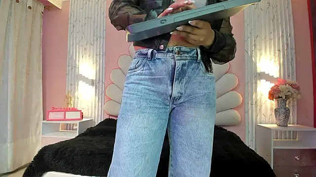 Kateemos online show from March 17, 1:36 pm