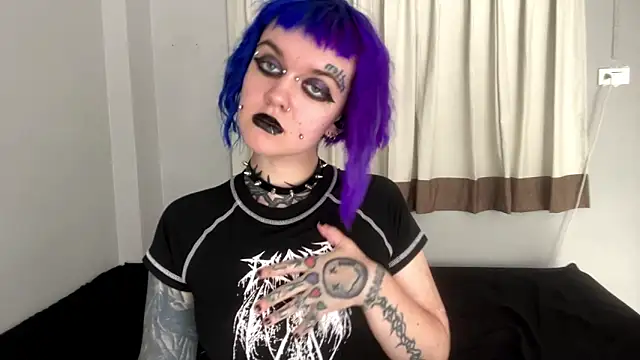 Snapshot of floralfabel chatting on February 8, 8:07 am floralfabel online show from February 8, 8:07 am