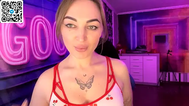 Snapshot of Vellora_ chatting on April 19, 7:16 pm Vellora online show from April 19, 7:16 pm