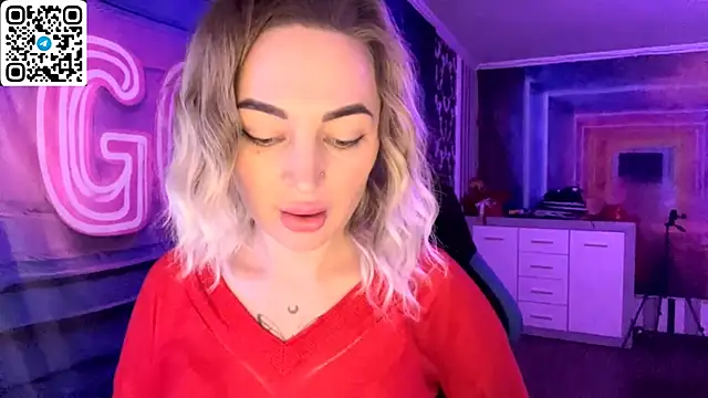 Snapshot of Vellora_ chatting on April 29, 5:52 pm Vellora online show from April 29, 5:52 pm