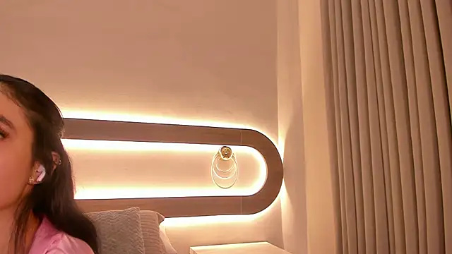 Snapshot of Violeta_sum chatting on April 1, 1:01 pm Violeta sum online show from April 1, 1:01 pm