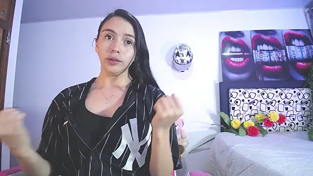 lika little0 online show from May 6, 11:54 pm