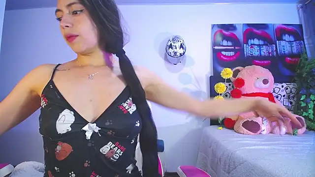 lika little0 online show from May 17, 11:45 pm
