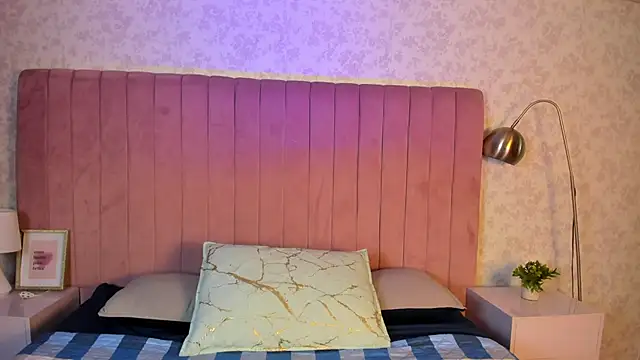 Katiawilson online show from February 11, 1:16 pm