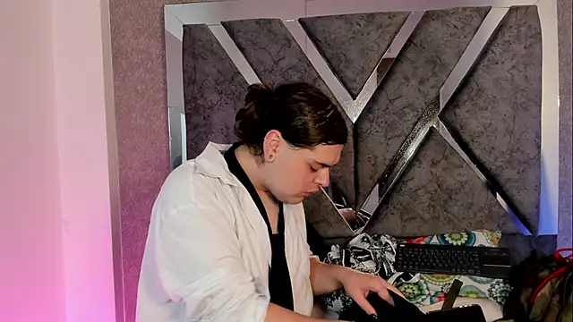 leenox nexus online show from February 11, 12:15 am