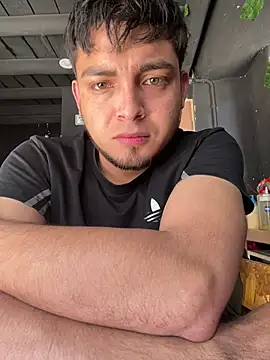 Snapshot of mrs_pingo chatting on February 9, 8:02 pm mrs pingo online show from February 9, 8:02 pm