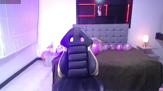 Snapshot of Perla_lovely_ chatting on February 15, 12:25 pm Perla lovely online show from February 15, 12:25 pm