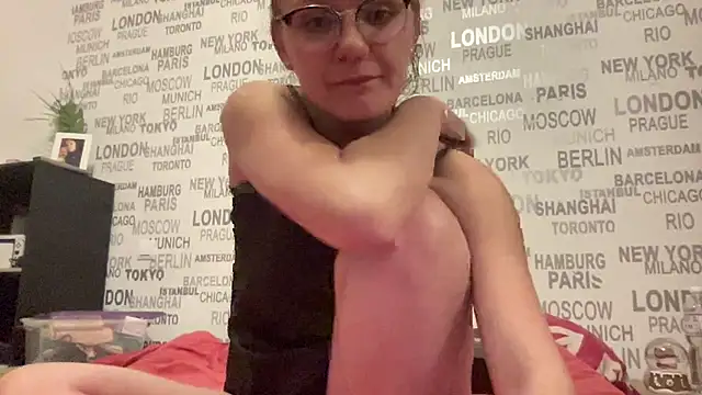 Ninafrisson online show from February 5, 10:47 pm