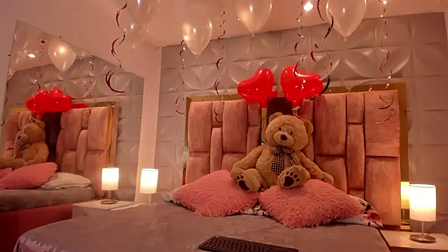 Paris Velvet online show from February 13, 10:39 pm