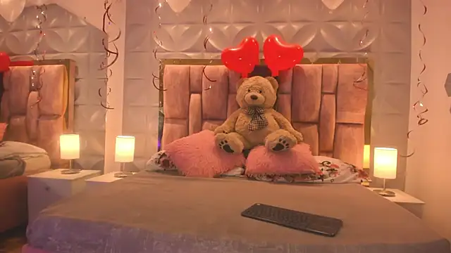 Paris Velvet online show from February 15, 11:12 pm