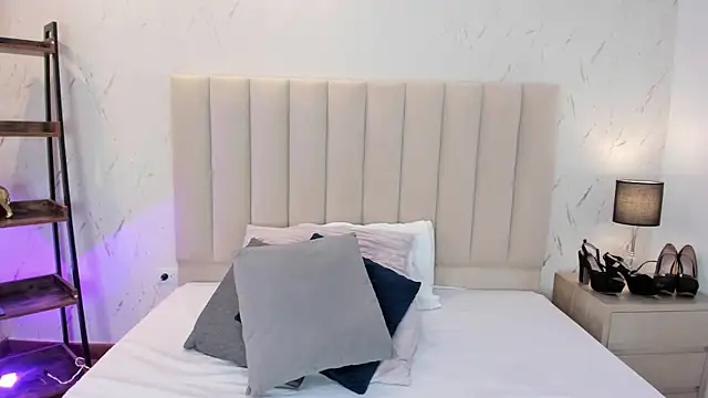 ViolettaRousee  online show from May 11, 9:56 pm