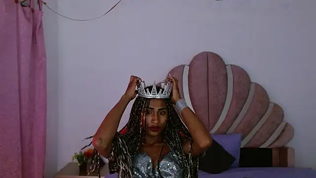 Snapshot of bella_fox723 chatting on February 5, 5:34 am bella fox723 online show from February 5, 5:34 am