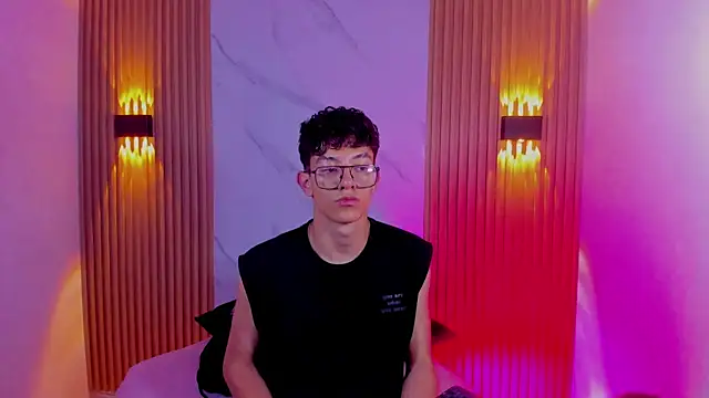 Snapshot of Christopher_Hunter chatting on February 25, 7:45 pm Christopher Hunter online show from February 25, 7:45 pm